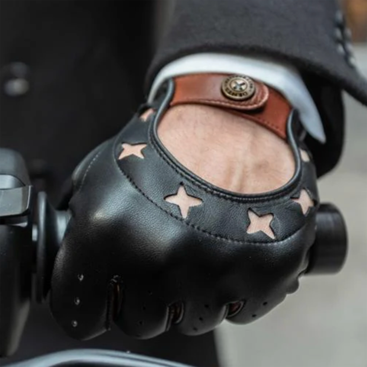 Dents x The Suited Racer Griffin Men's Driving Gloves BLACK/TAN